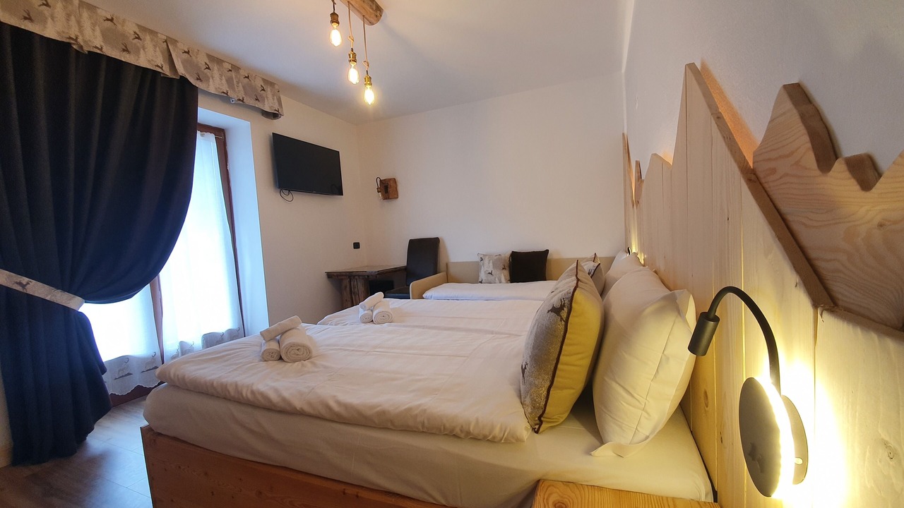 Photo of Bedroom in Pellizzano