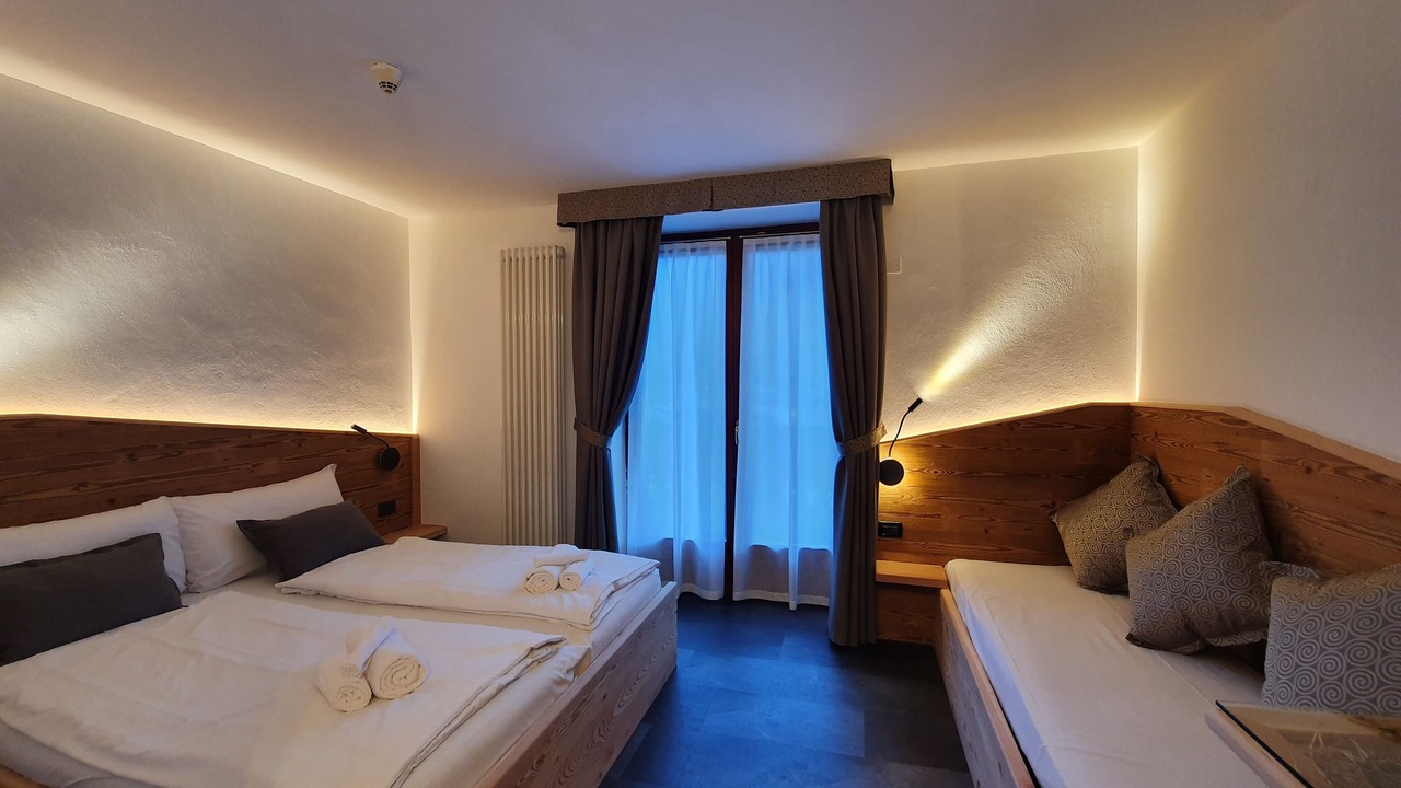 Photo of Bedroom in Pellizzano