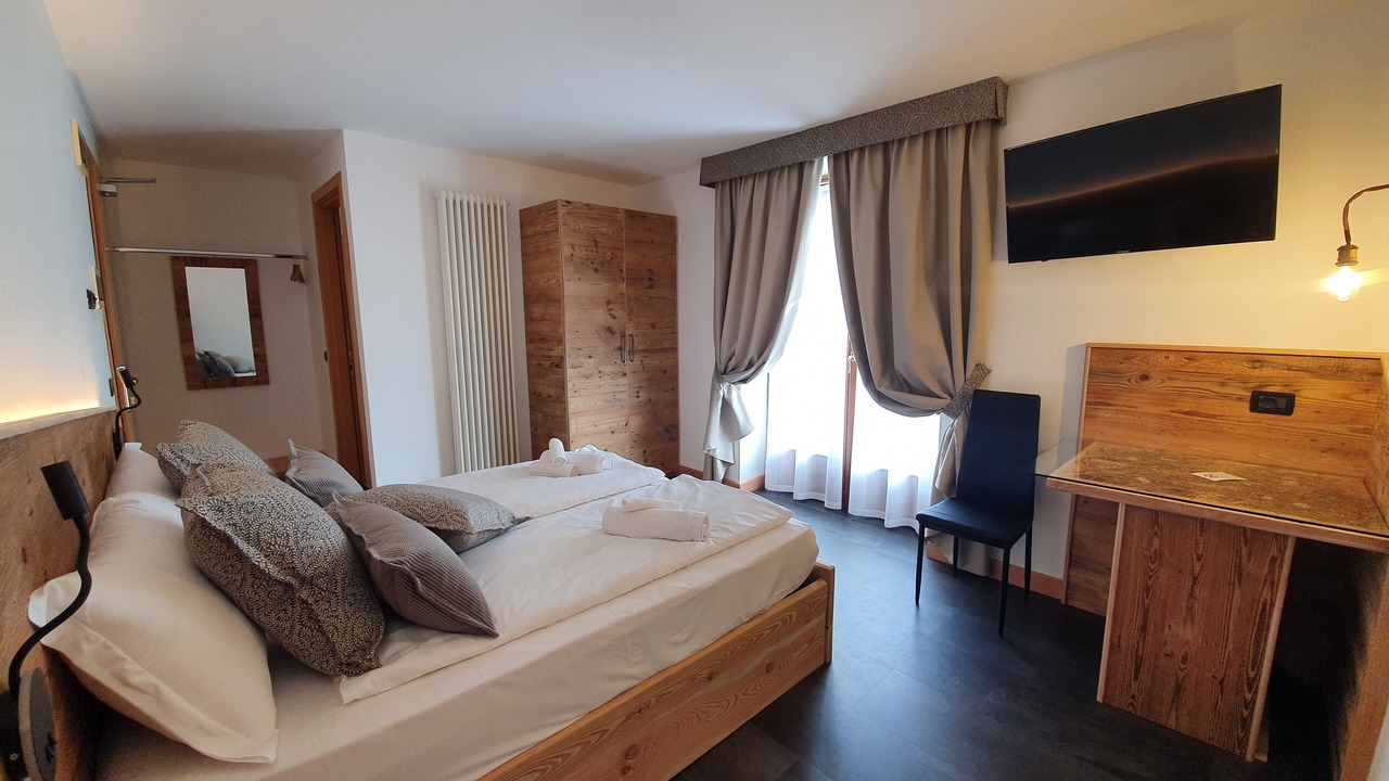 Photo of Bedroom in Pellizzano