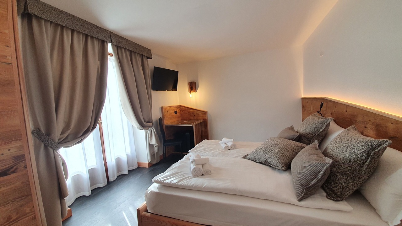 Photo of Bedroom in Pellizzano
