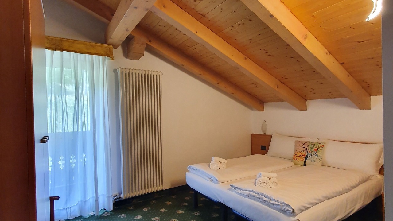 Photo of Bedroom in Pellizzano