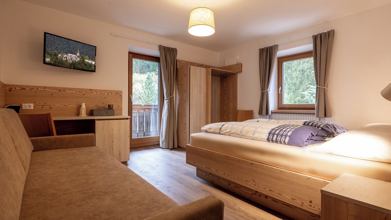Photo of Bedroom in Laion