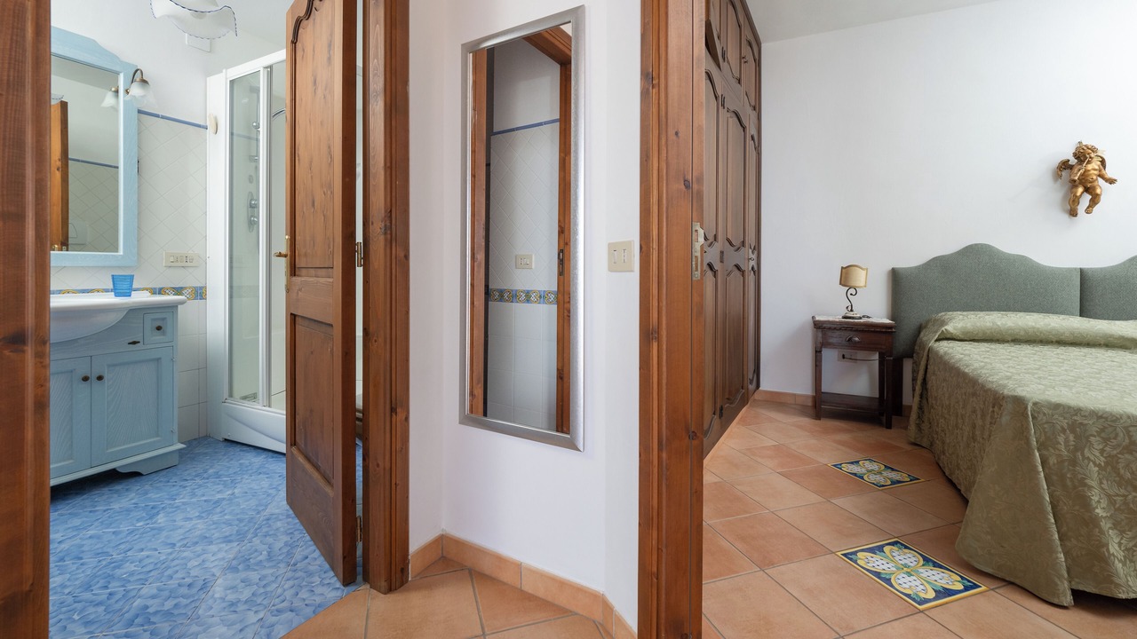 Photo of Bathroom in Path of the Gods