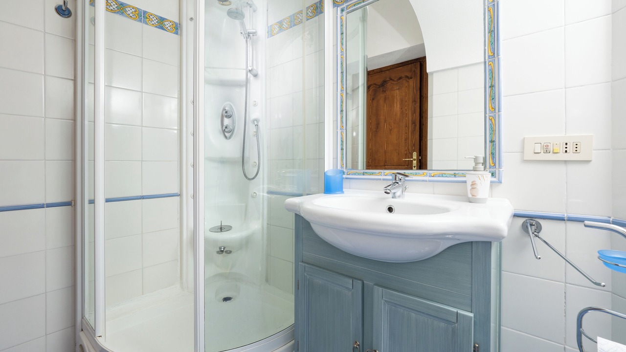 Photo of Bathroom in Path of the Gods