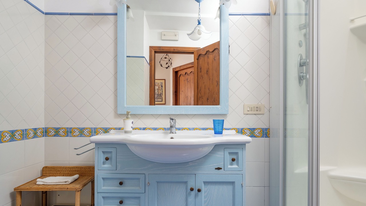 Photo of Bathroom in Path of the Gods