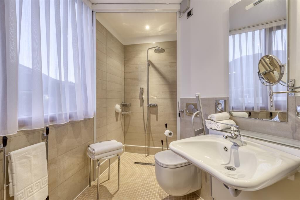 Photo of Bathroom in Ravina
