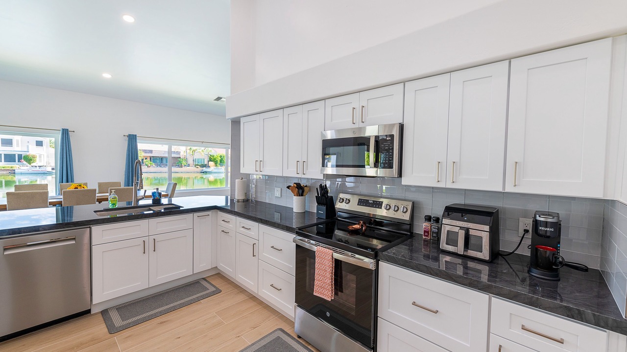 Photo of Kitchen in Val Vista Lakes