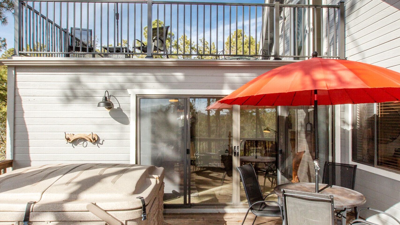 Photo of Outdoor in Highland Pines