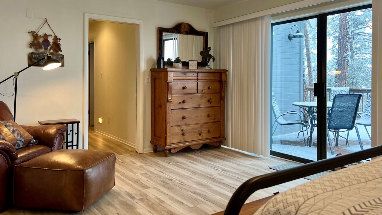 Photo of Livingroom in Highland Pines