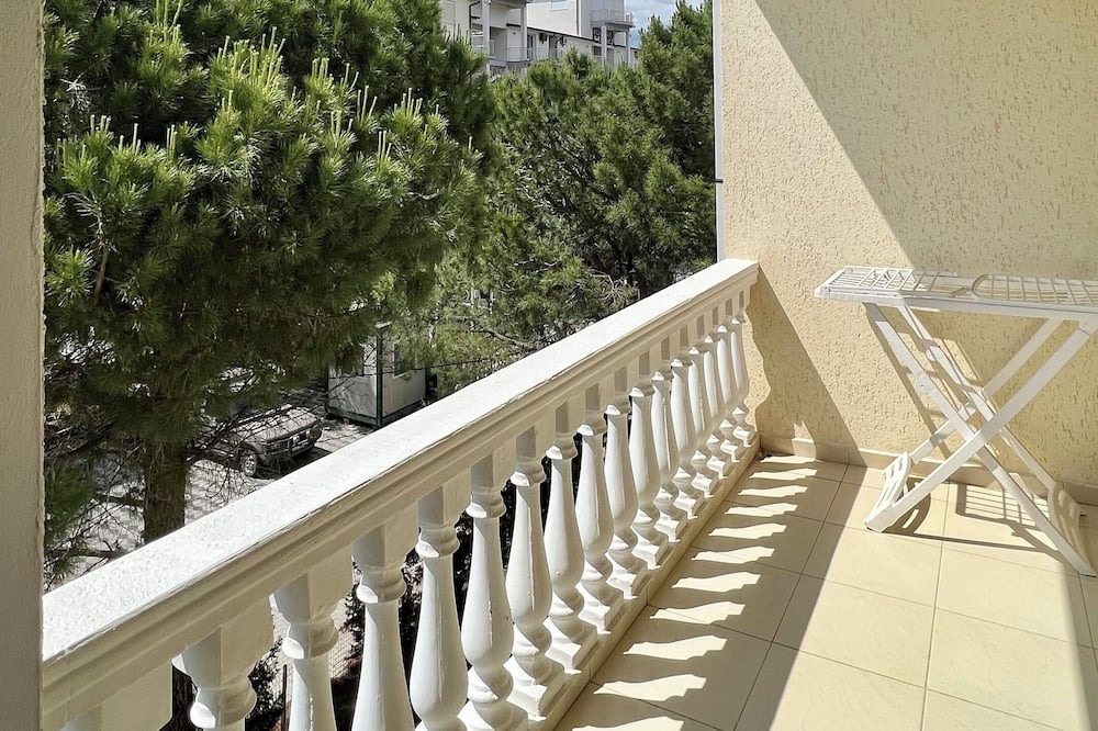 Photo of Patio Balcony in Velipoje