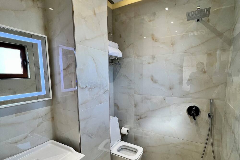 Photo of Bathroom in Velipoje