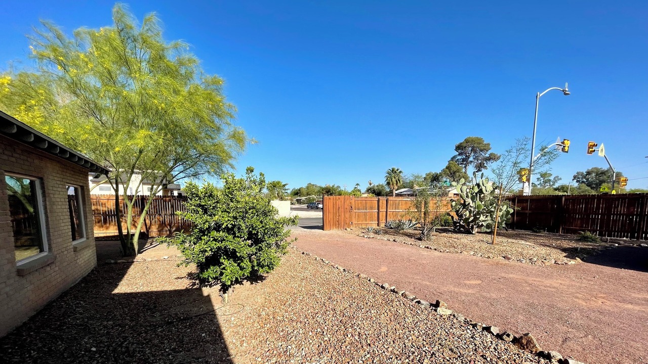 Photo of Outdoor in Peter Howell