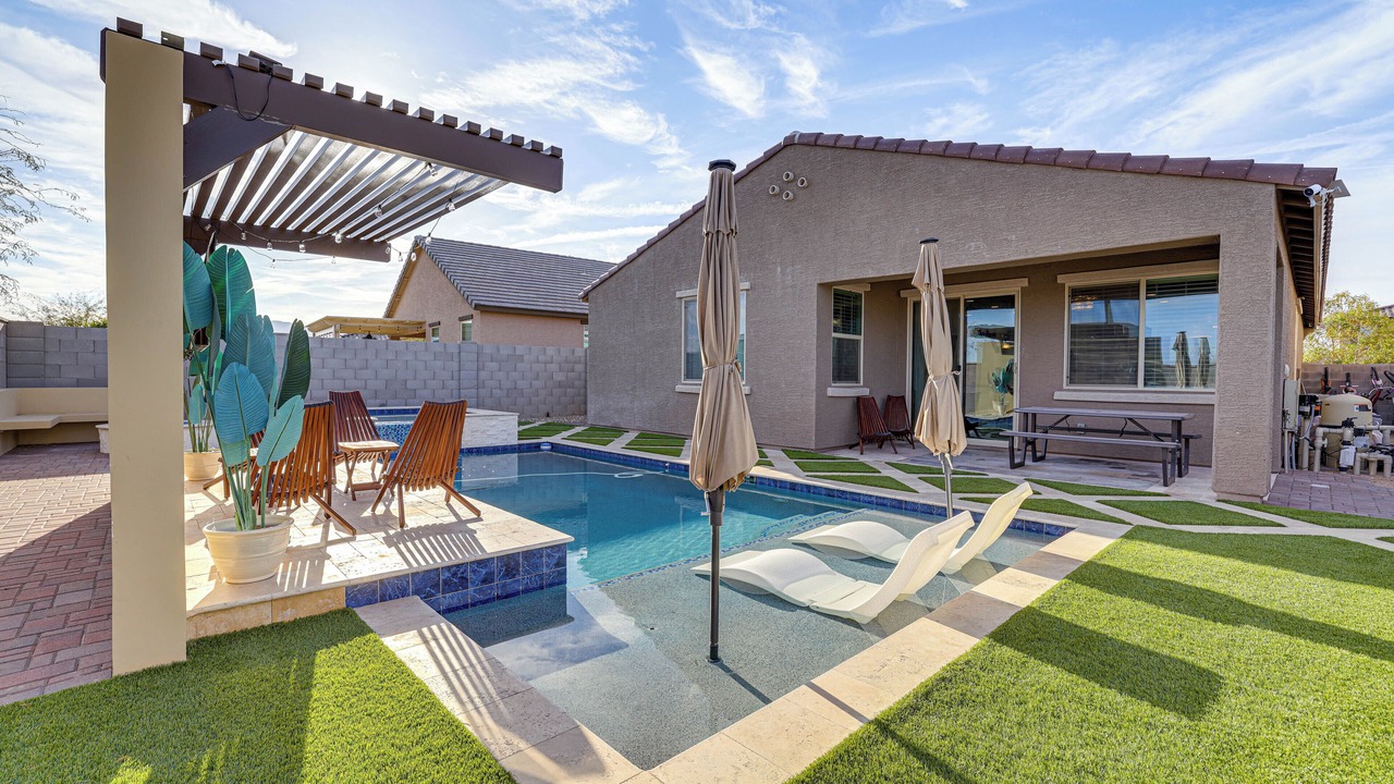 Photo of Others in Montecito in Estrella