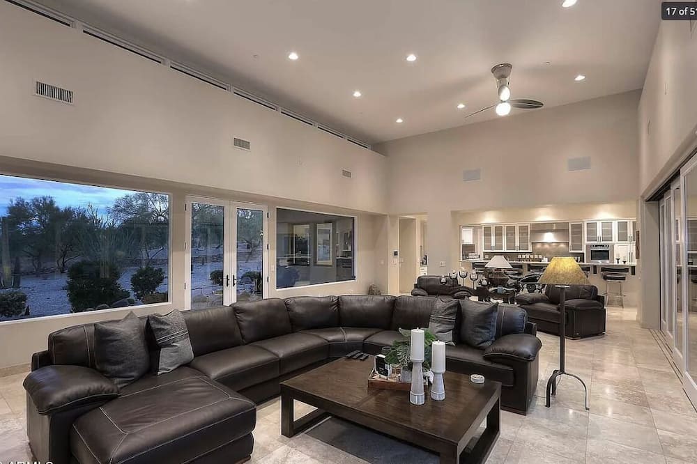 Photo of Livingroom in Scottsdale