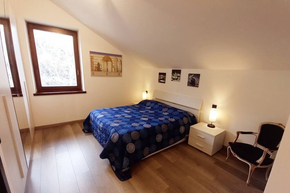 Photo of Bedroom in Cavedine
