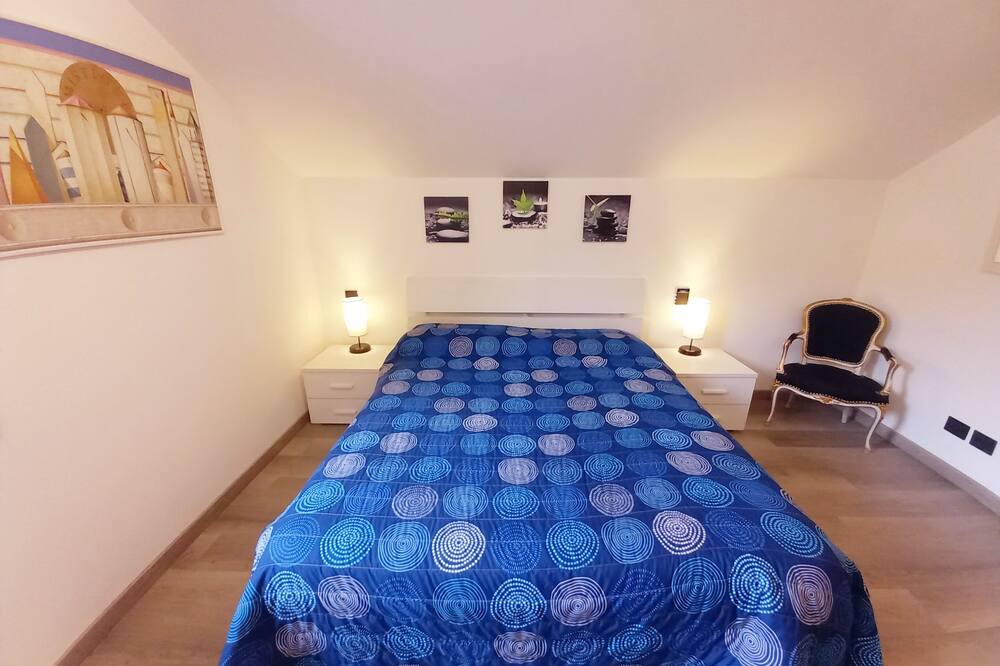 Photo of Bedroom in Cavedine