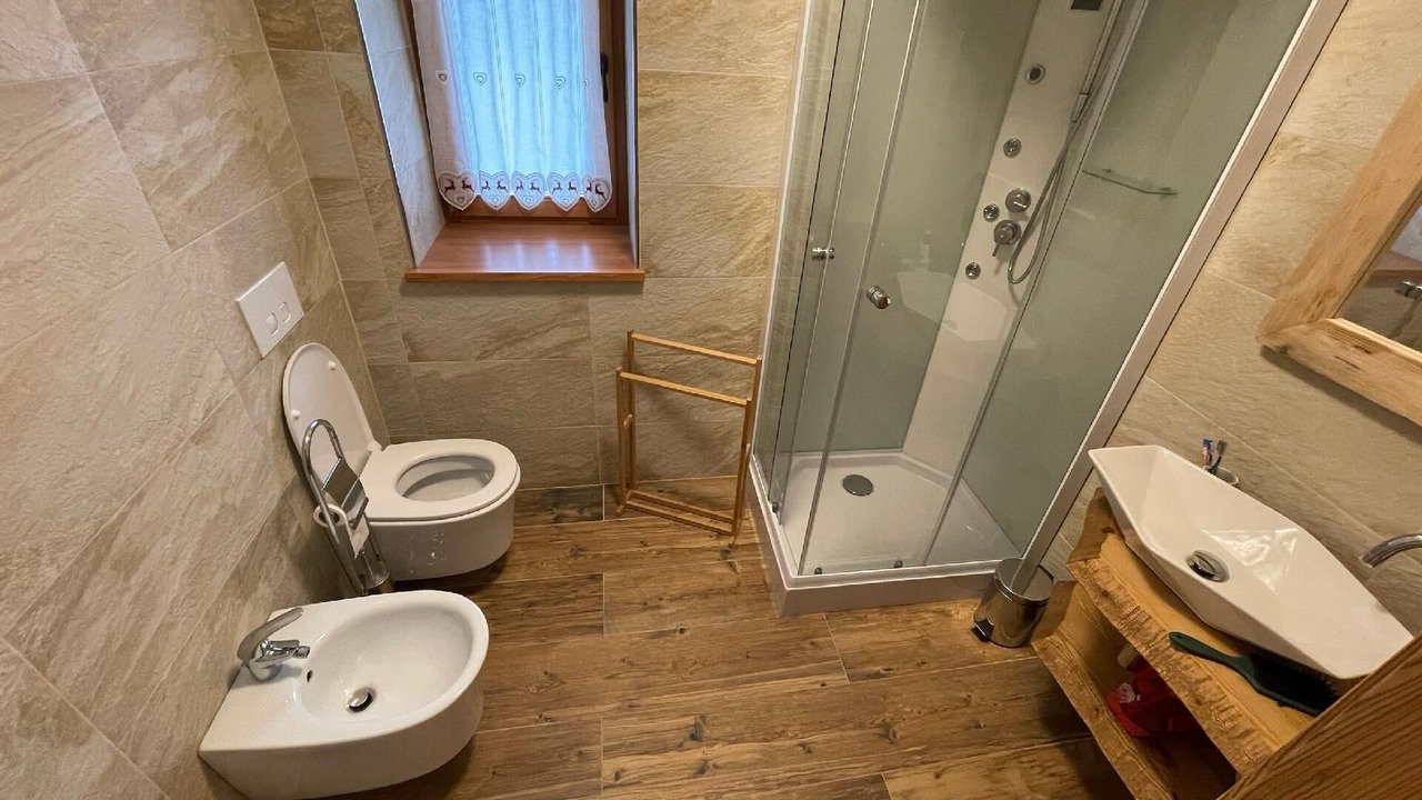 Photo of Bathroom in Rabbi