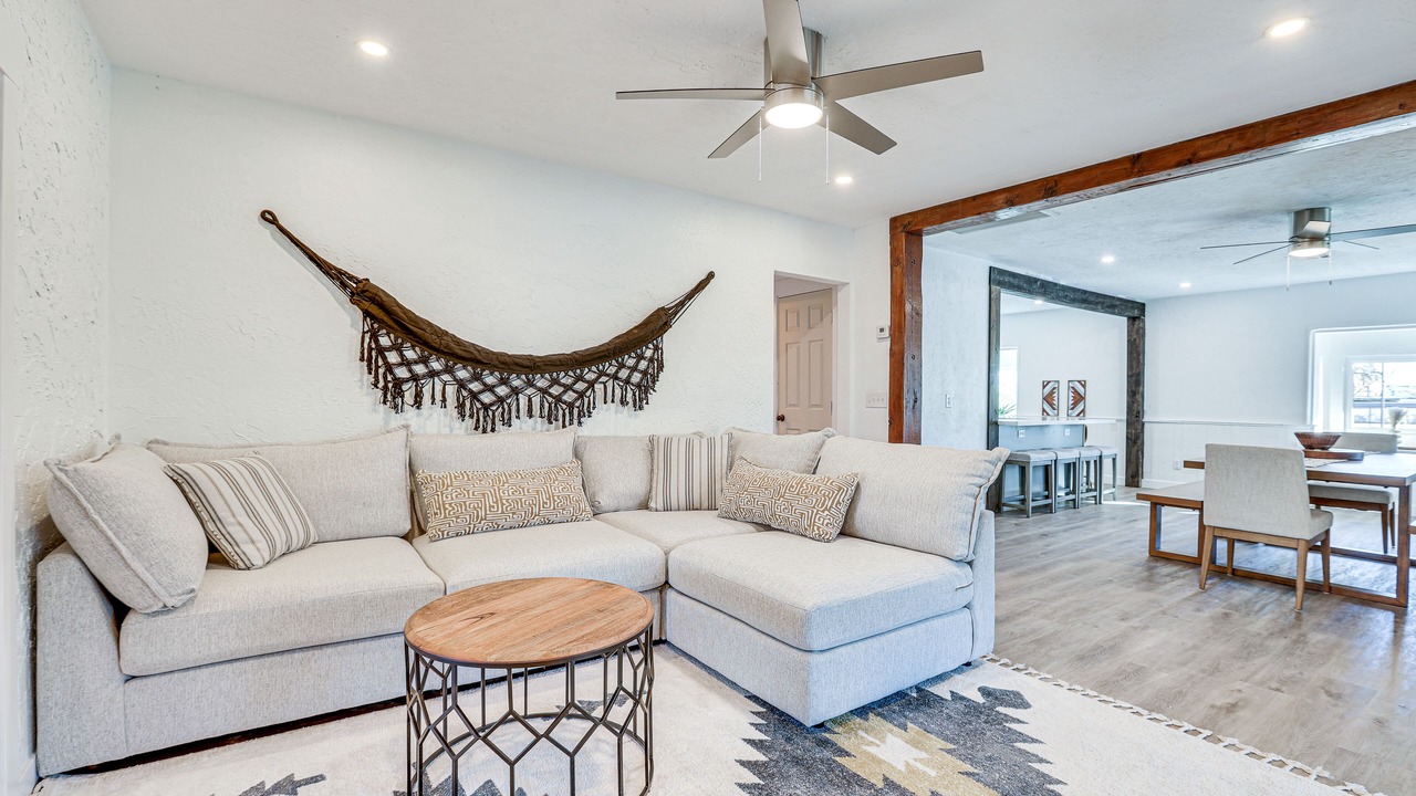 Photo of Livingroom in South Mountain Acres