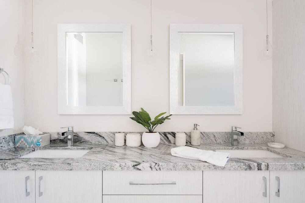 Photo of Bathroom in Desert Paradise Estates