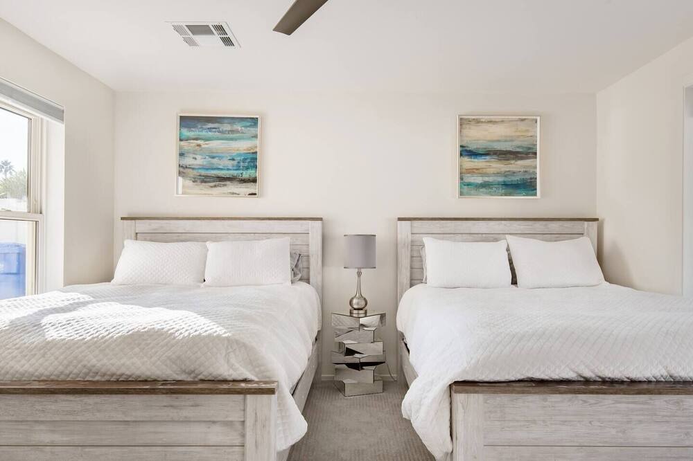 Photo of Bedroom in Desert Paradise Estates