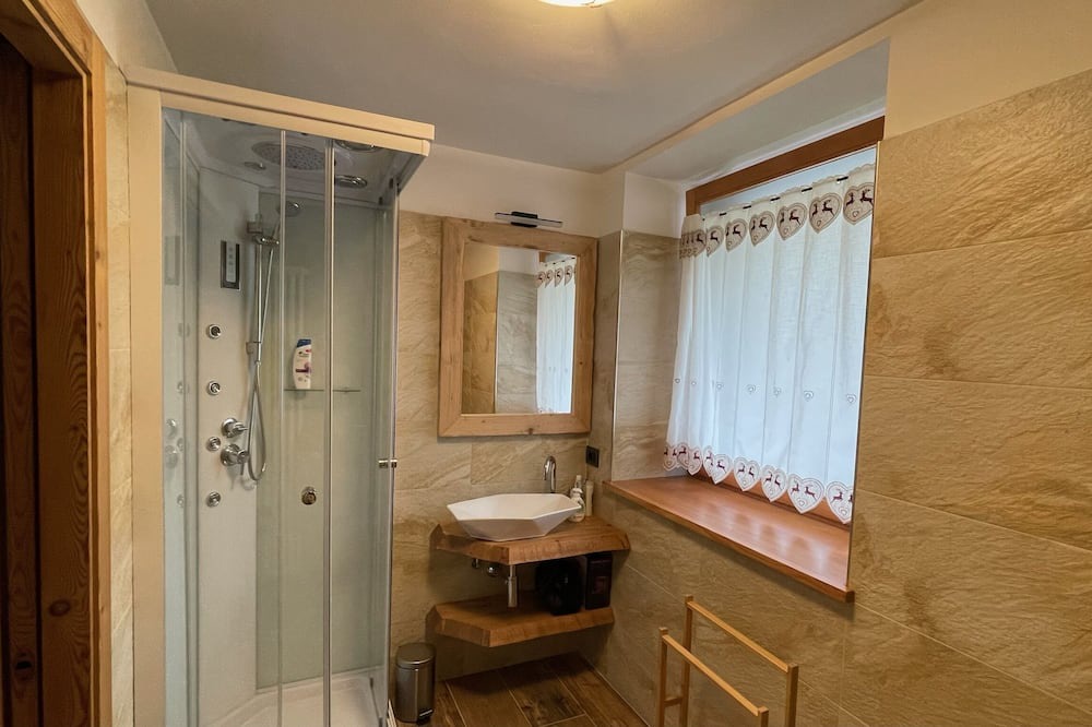 Photo of Bathroom in Rabbi