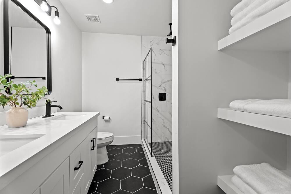 Photo of Bathroom in Coronado