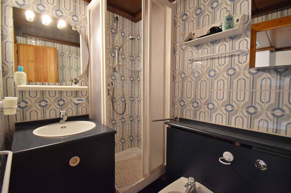 Photo of Bathroom in Palu