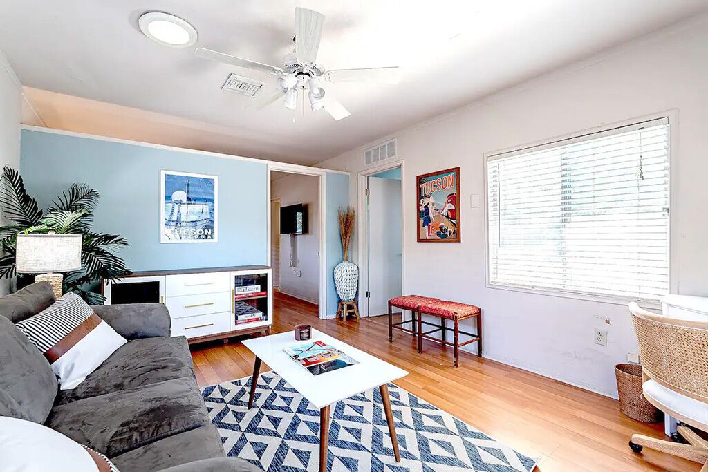 Photo of Livingroom in Blenman-Elm