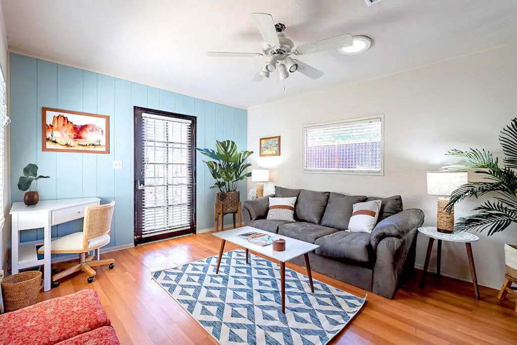 Photo of Livingroom in Blenman-Elm