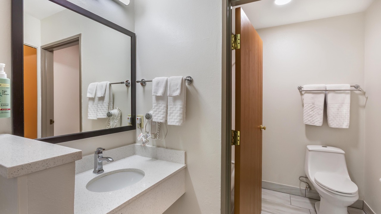 Photo of Bathroom in Cortaro