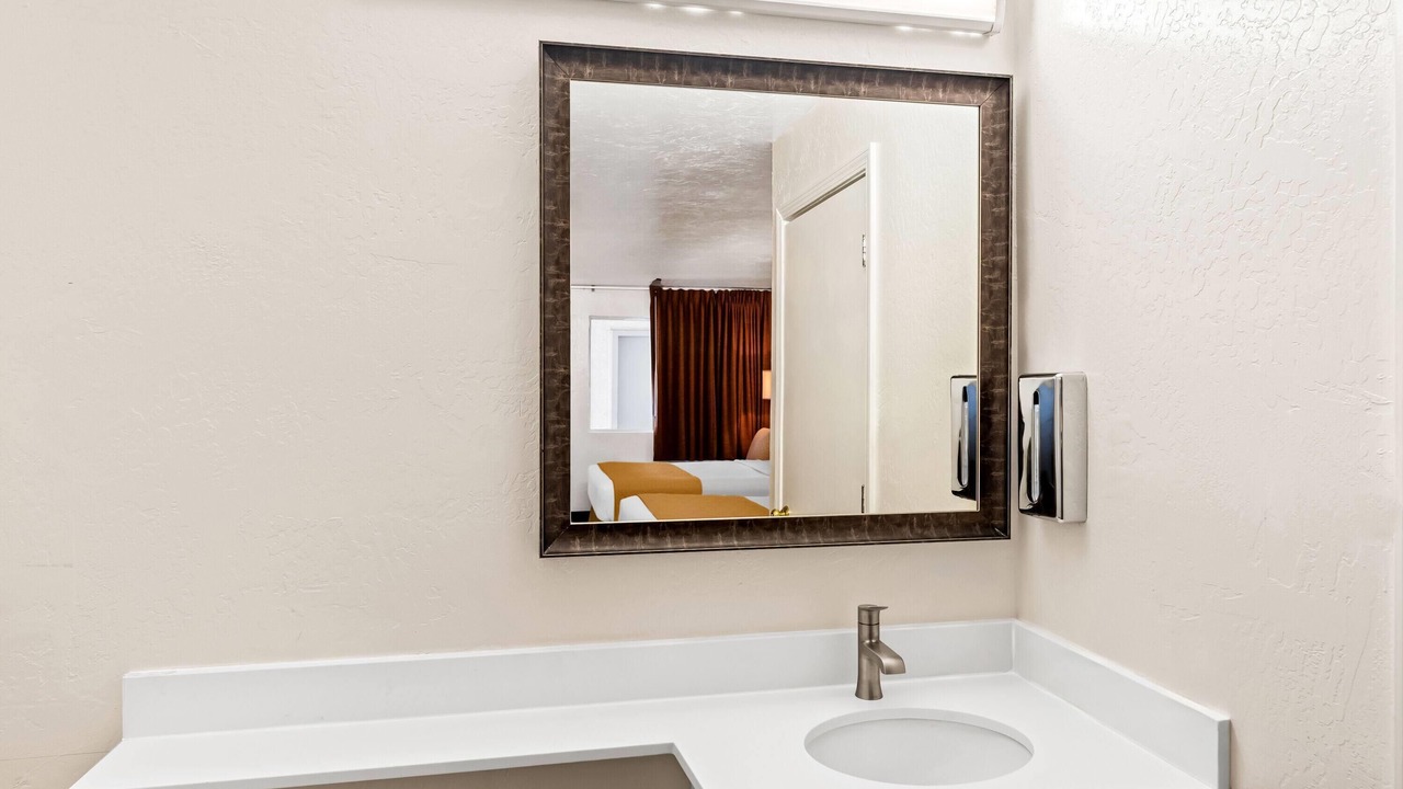 Photo of Bathroom in Page