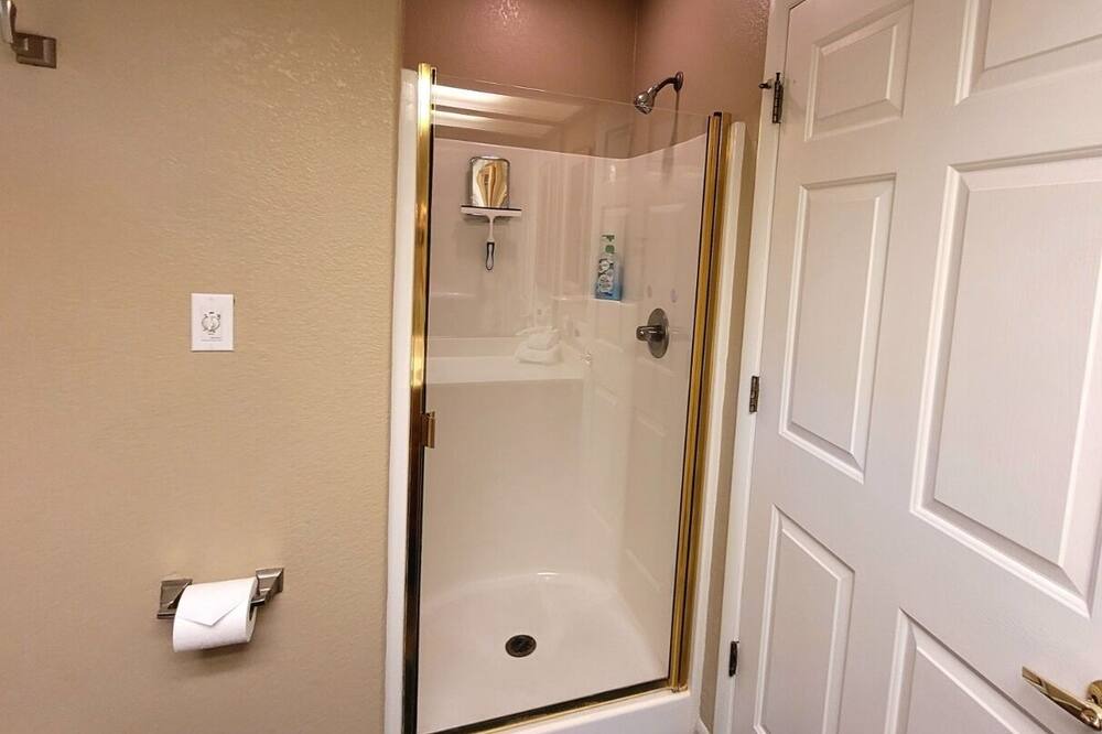 Photo of Bathroom in Kohls Ranch