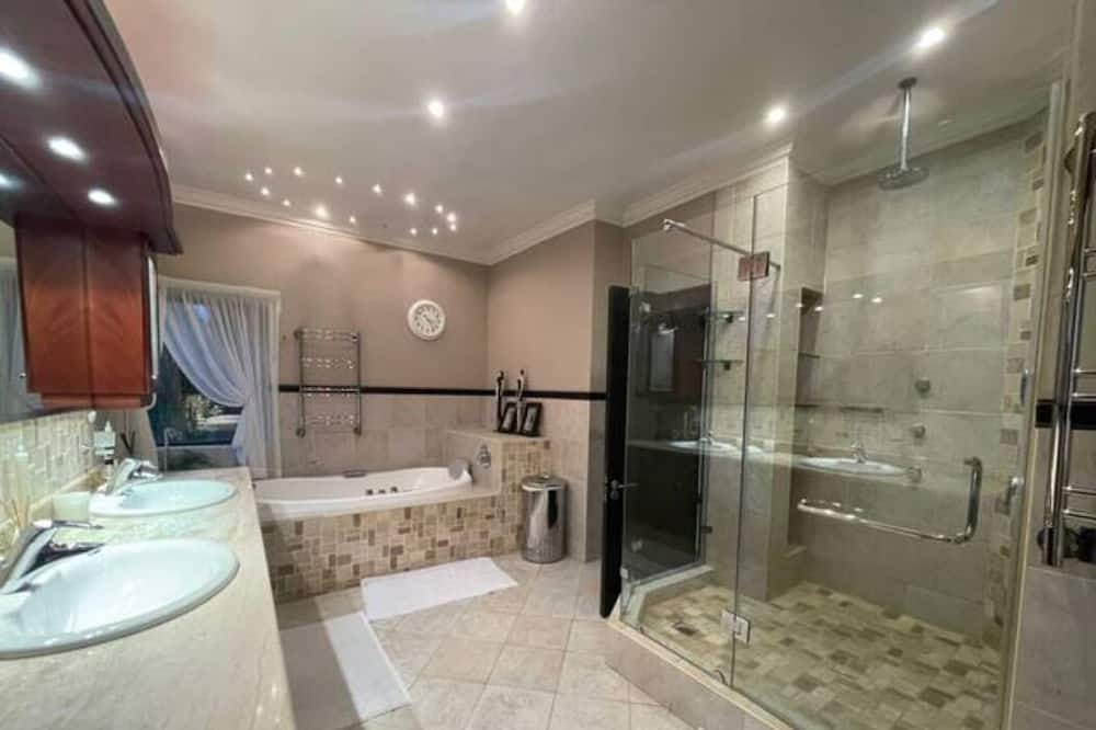 Photo of Bathroom in La Lucia