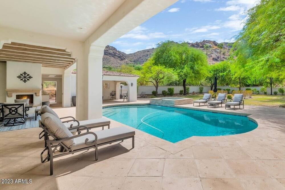 Photo of Outdoor in Paradise Hills