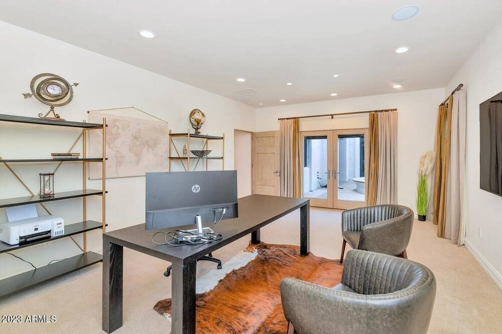 Photo of Livingroom in Paradise Hills