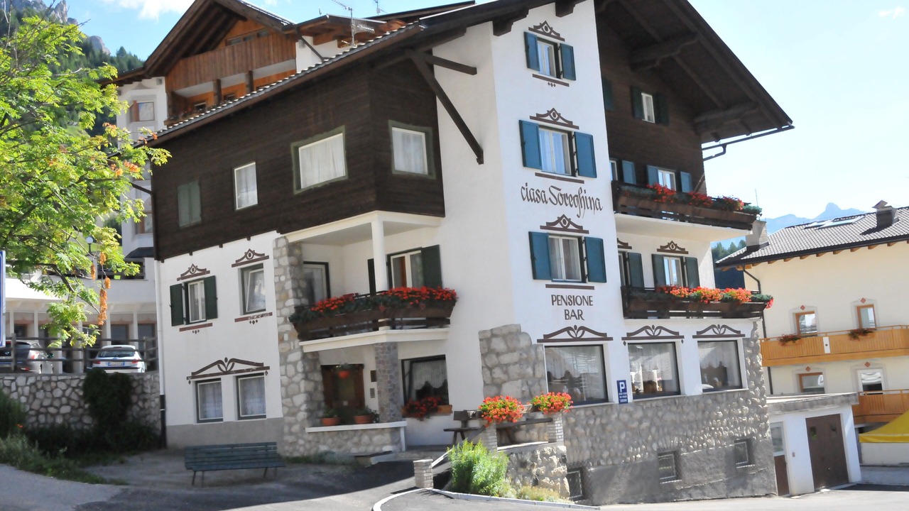 Photo of Buildings in Colfosco