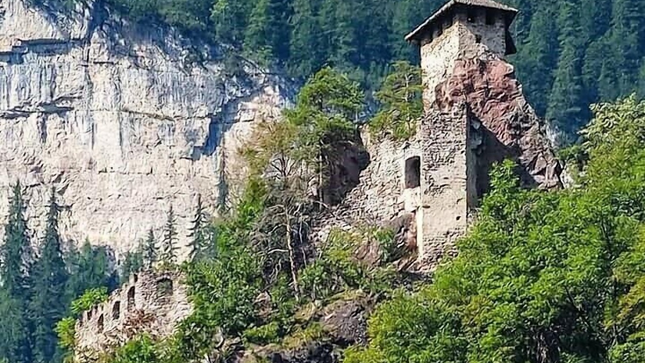 Photo of Buildings in Andriano