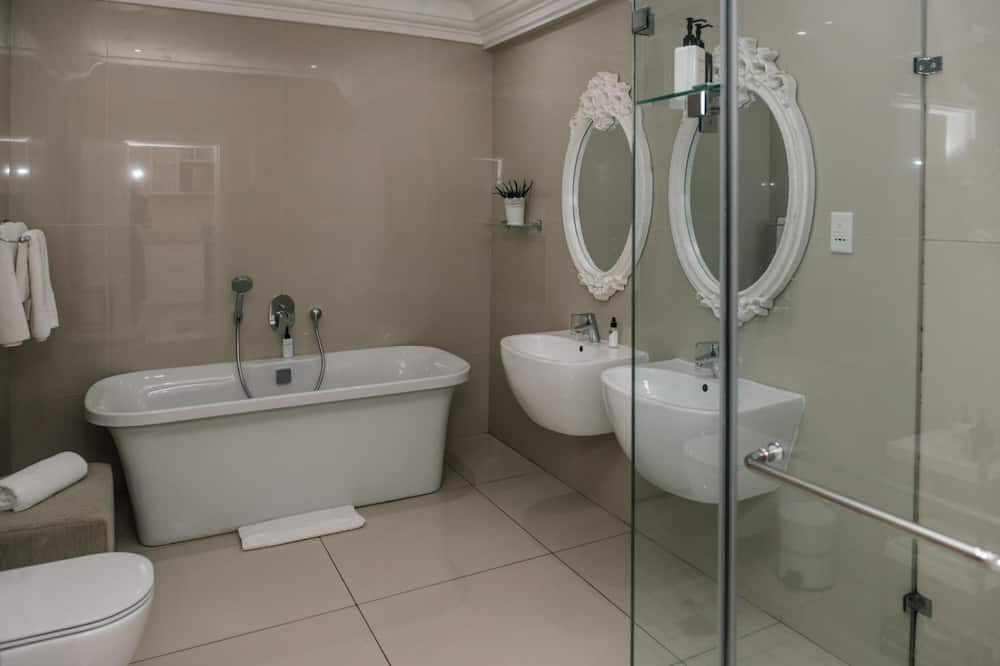 Photo of Bathroom in Doonside