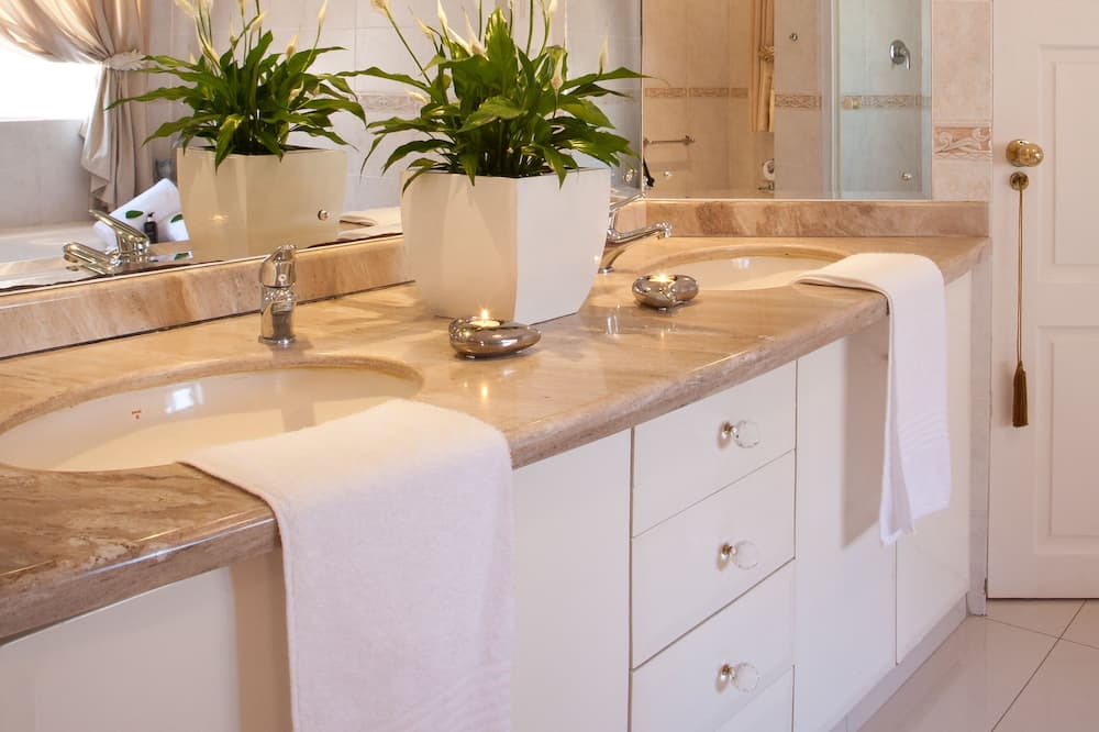 Photo of Bathroom in Doonside
