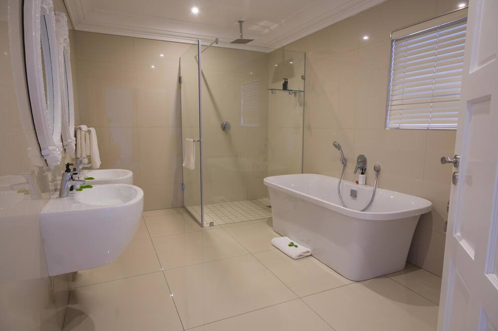 Photo of Bathroom in Doonside