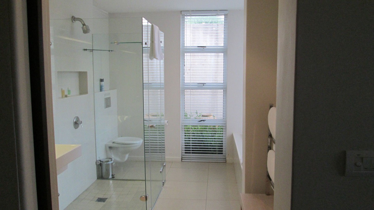 Photo of Bathroom in Nottingham Road