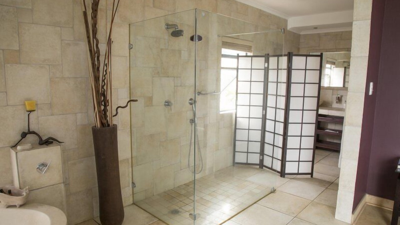 Photo of Bathroom in Bluff