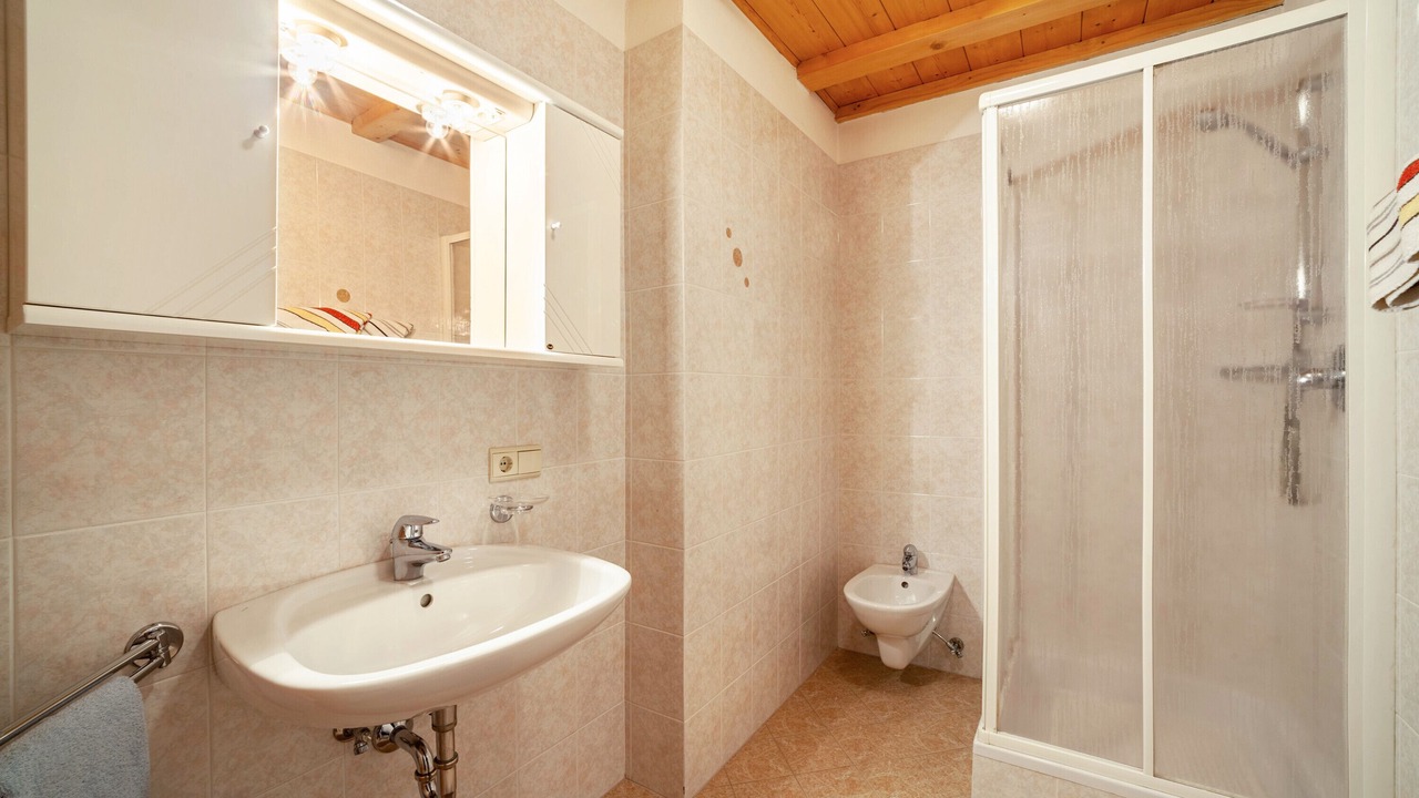 Photo of Bathroom in Molten