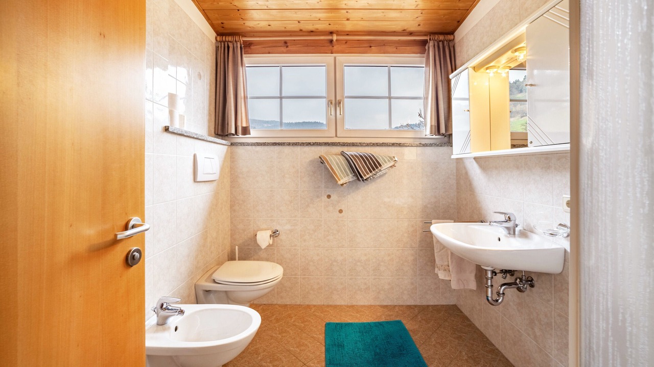 Photo of Bathroom in Molten