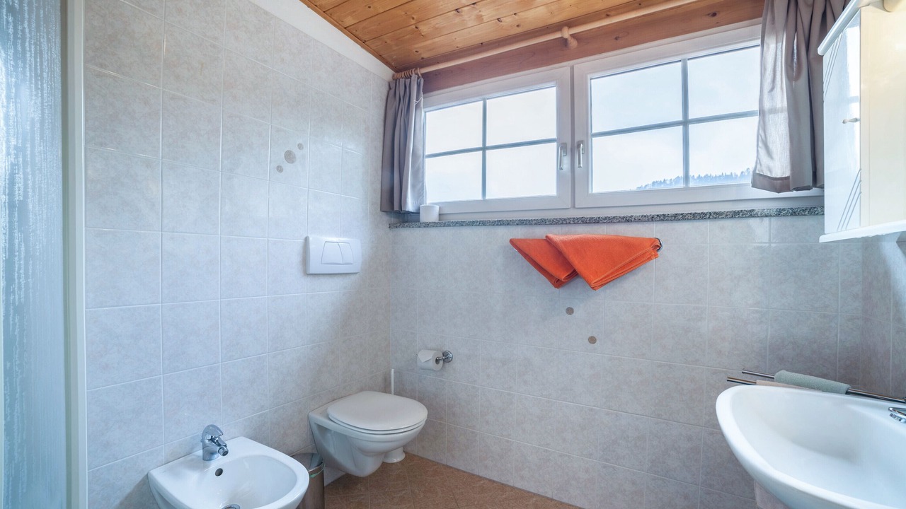 Photo of Bathroom in Molten