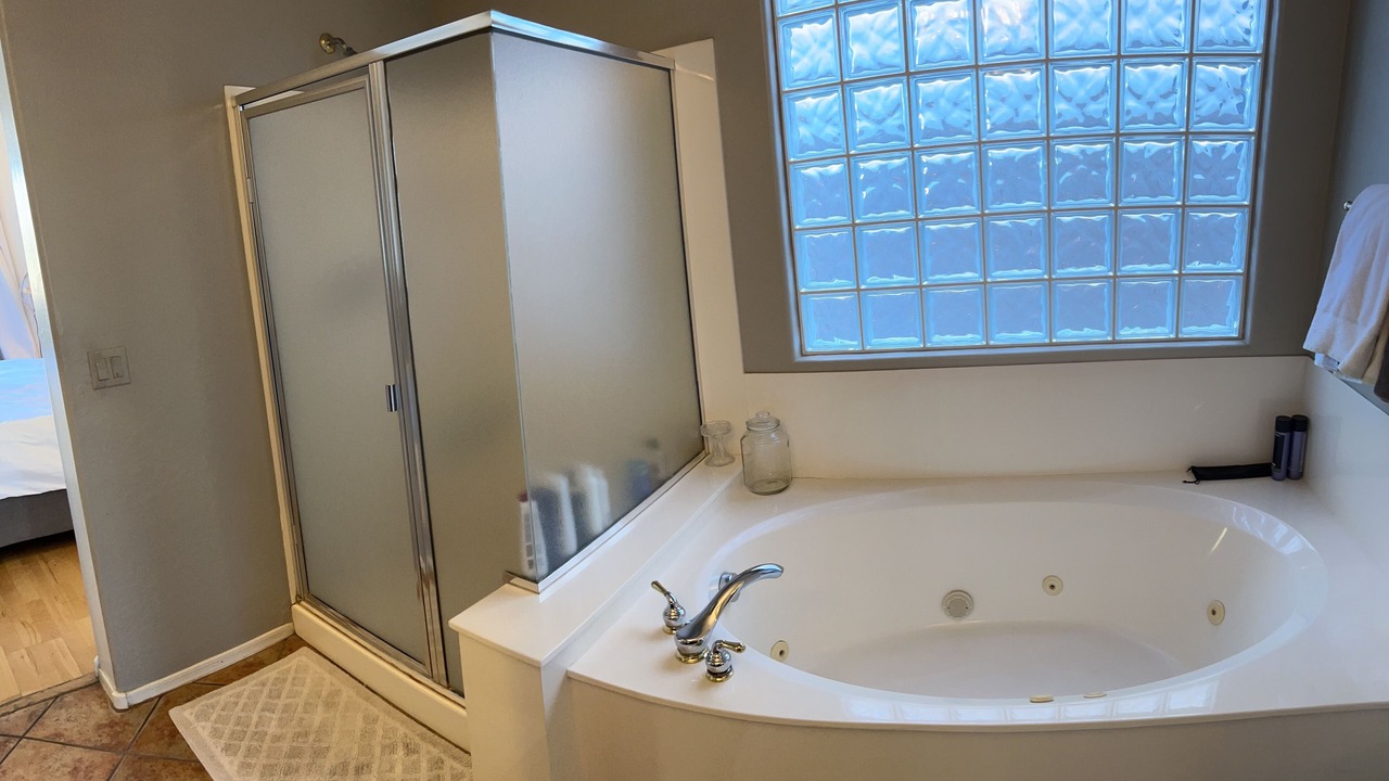 Photo of Bathroom in Foothills Reserve