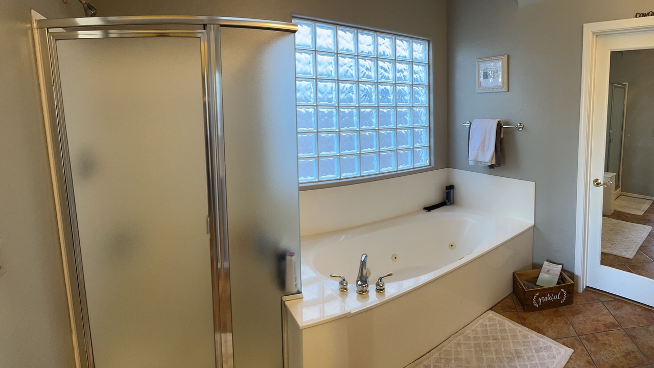 Photo of Bathroom in Foothills Reserve
