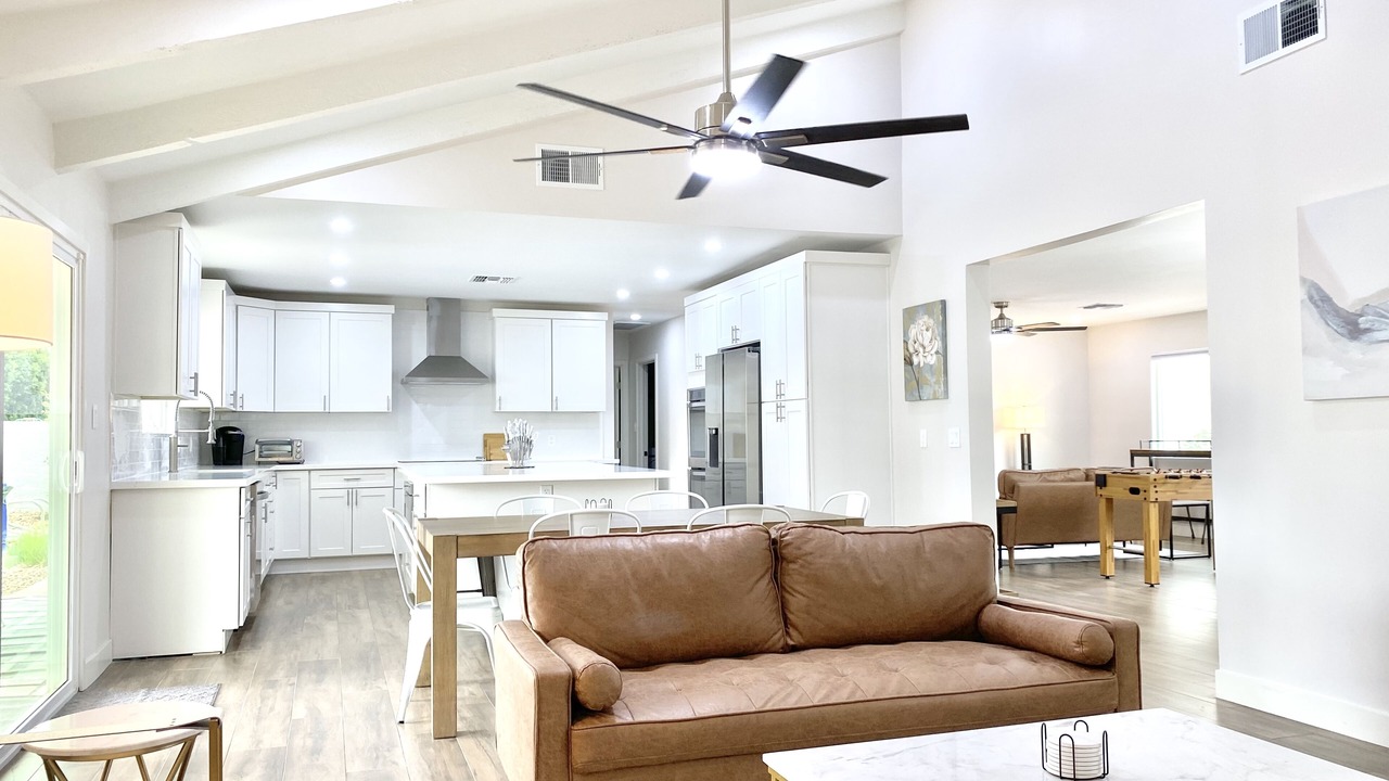 Photo of Livingroom in Raskin Estates