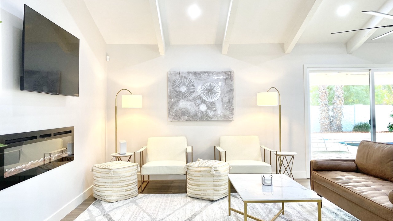Photo of Livingroom in Raskin Estates