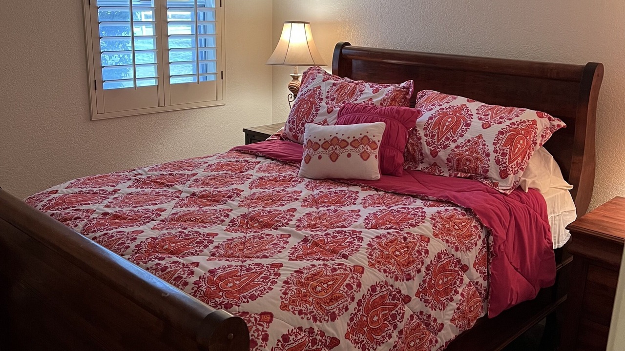 Photo of Bedroom in South Mountain